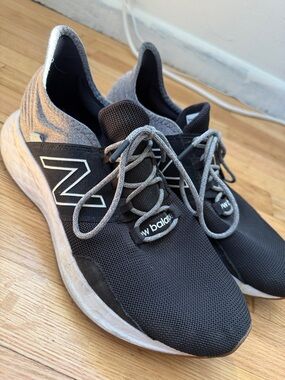Men’s Size 12 New Balance ROAV Sneakers